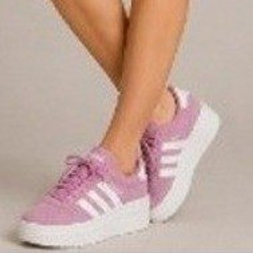 Adidas Women's Pink Cream Accents VL Court Suede Platform Sneaker Size 6 NWT